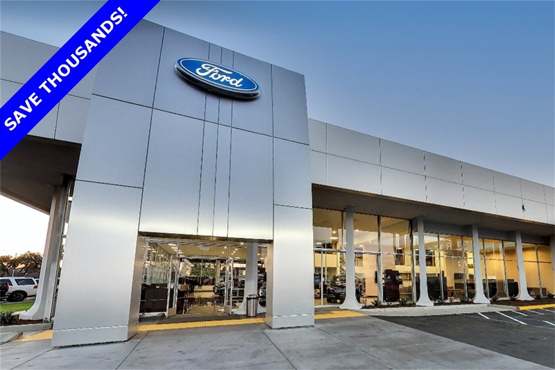 Ford Mustang Mach-E Vehicle Full-screen Gallery Image 26