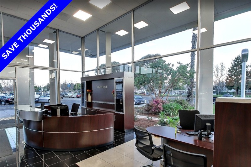 Ford Mustang Mach-E Vehicle Full-screen Gallery Image 28