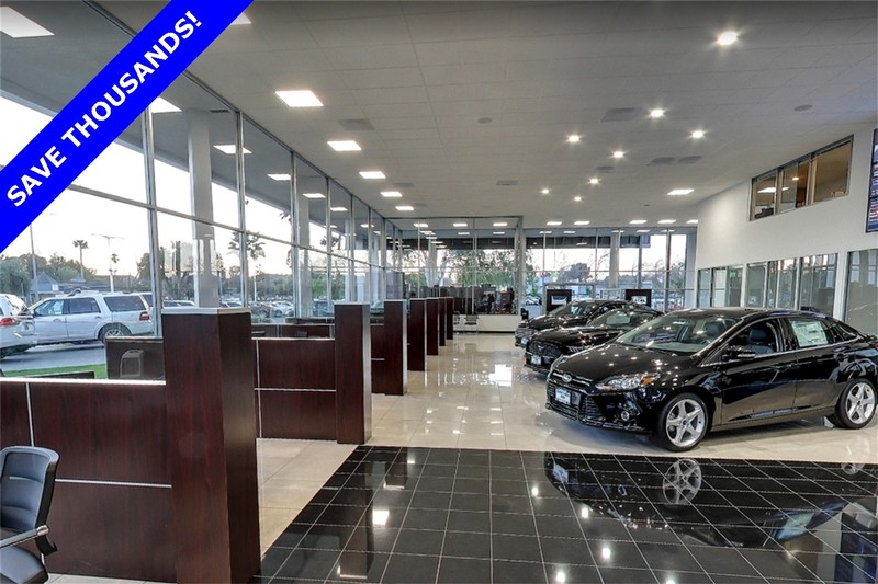 Ford Mustang Mach-E Vehicle Full-screen Gallery Image 30