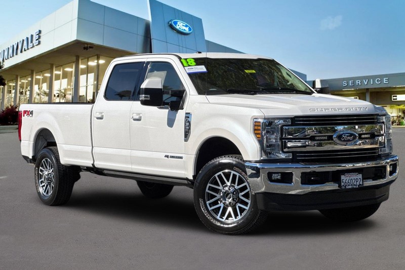 Ford Super Duty F-350 SRW Vehicle Full-screen Gallery Image 02