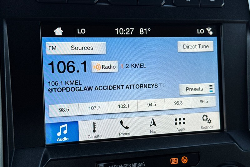 Ford Super Duty F-350 SRW Vehicle Full-screen Gallery Image 18