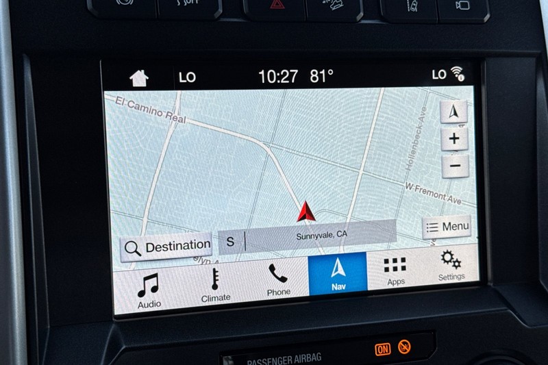 Ford Super Duty F-350 SRW Vehicle Full-screen Gallery Image 19