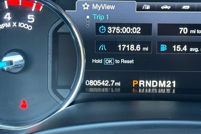 Ford Super Duty F-350 SRW Vehicle Full-screen Gallery Image 26