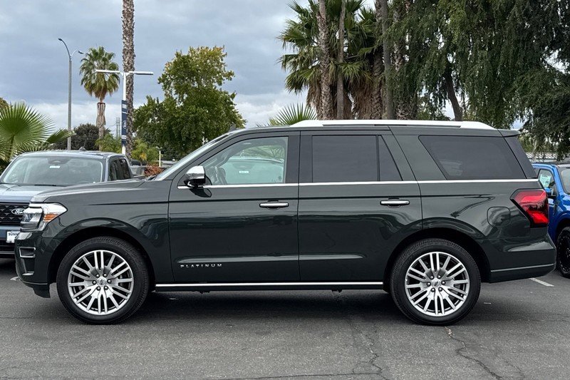 Ford Expedition Vehicle Full-screen Gallery Image 08