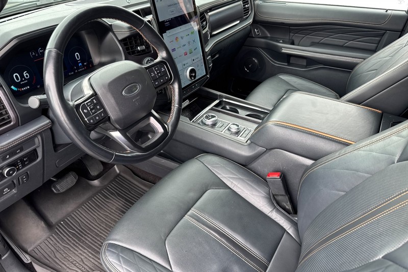 Ford Expedition Vehicle Full-screen Gallery Image 11