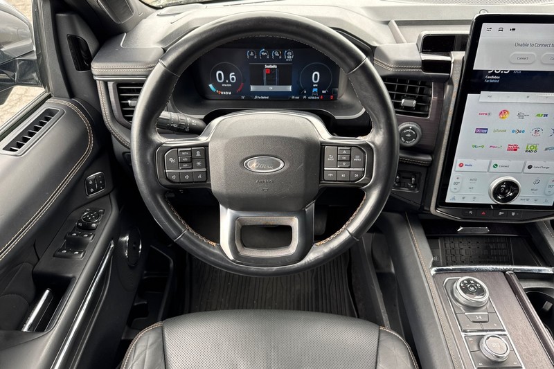 Ford Expedition Vehicle Full-screen Gallery Image 15