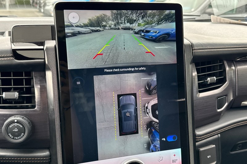 Ford Expedition Vehicle Full-screen Gallery Image 20