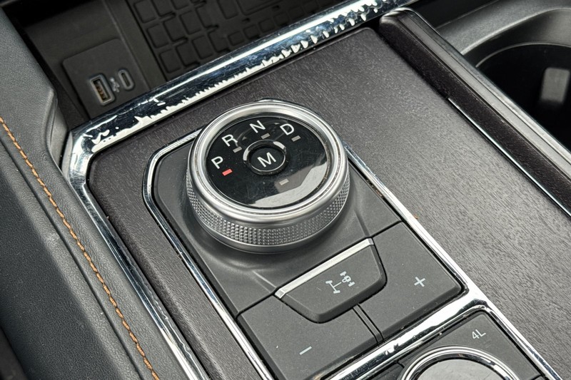 Ford Expedition Vehicle Full-screen Gallery Image 22