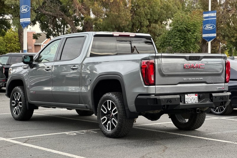 GMC Sierra 1500 Vehicle Full-screen Gallery Image 06