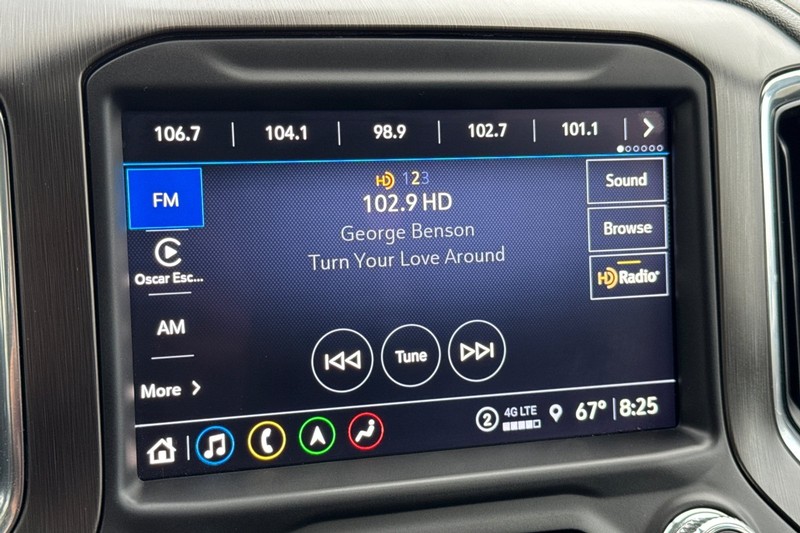 GMC Sierra 1500 Vehicle Full-screen Gallery Image 17