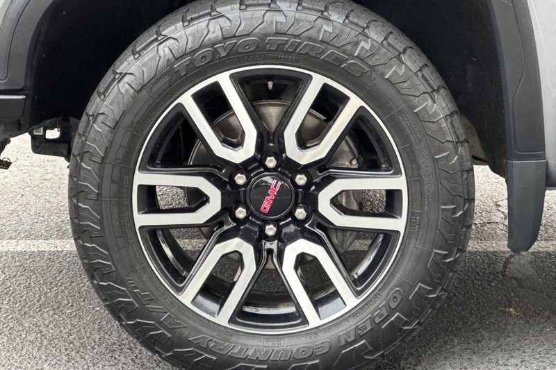 GMC Sierra 1500 Vehicle Full-screen Gallery Image 26