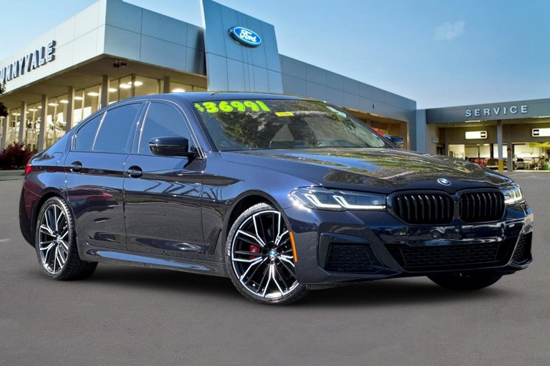 BMW 5 Series Vehicle Full-screen Gallery Image 02