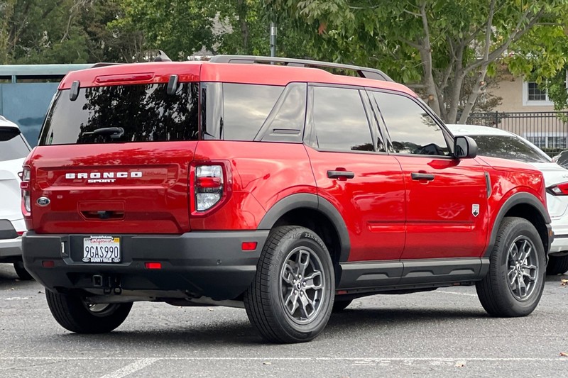 Ford Bronco Sport Vehicle Full-screen Gallery Image 04