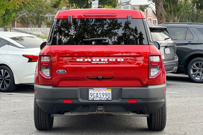 Ford Bronco Sport Vehicle Full-screen Gallery Image 05