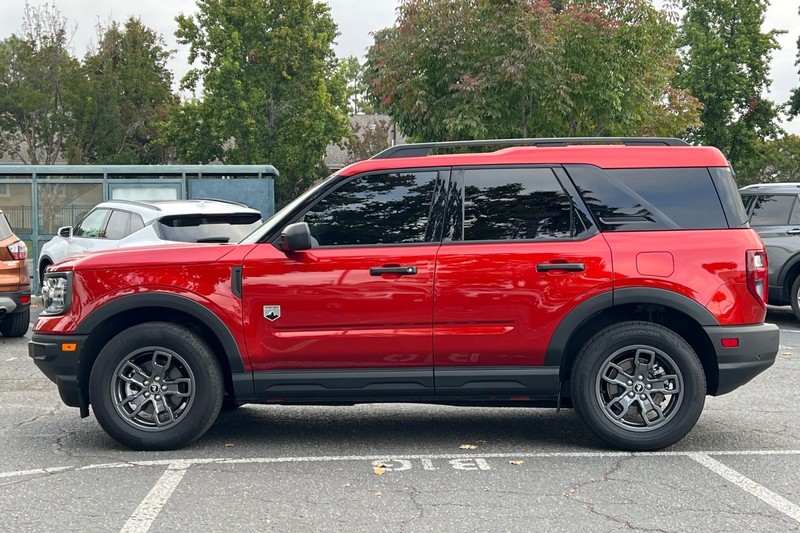 Ford Bronco Sport Vehicle Full-screen Gallery Image 07