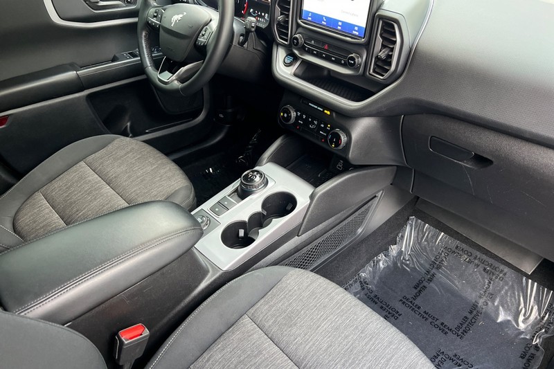 Ford Bronco Sport Vehicle Full-screen Gallery Image 16