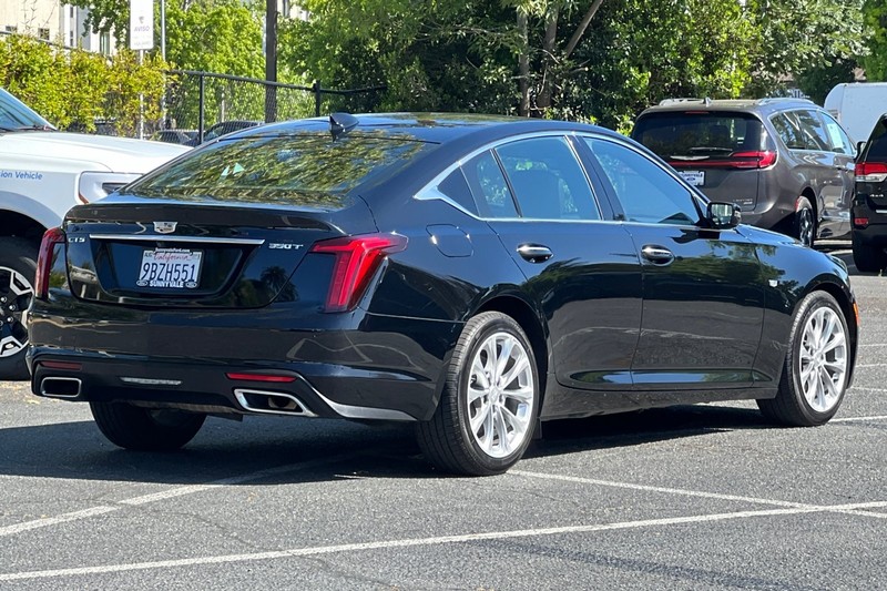 Cadillac CT5 Vehicle Full-screen Gallery Image 04