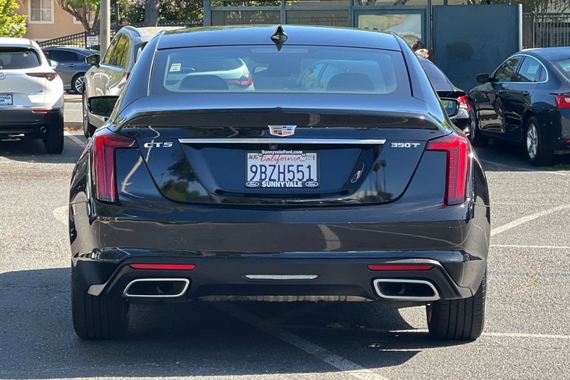 Cadillac CT5 Vehicle Full-screen Gallery Image 05