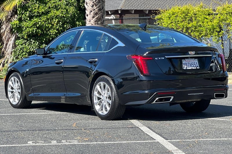 Cadillac CT5 Vehicle Full-screen Gallery Image 06