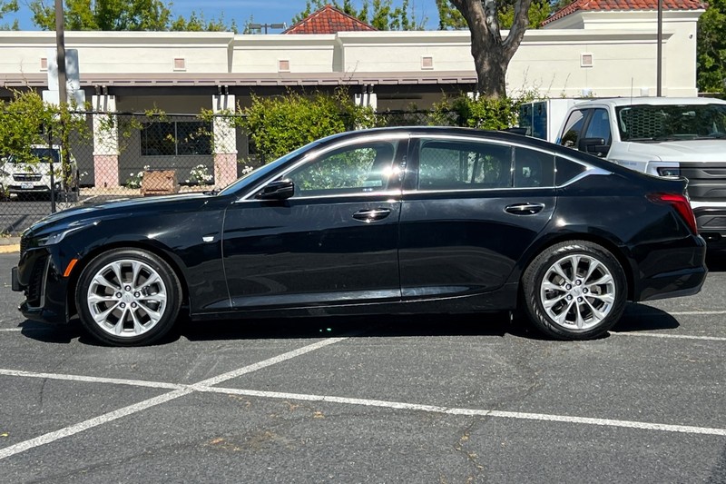 Cadillac CT5 Vehicle Full-screen Gallery Image 07