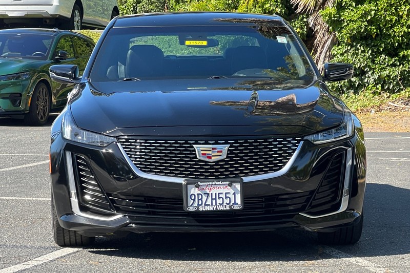 Cadillac CT5 Vehicle Full-screen Gallery Image 09