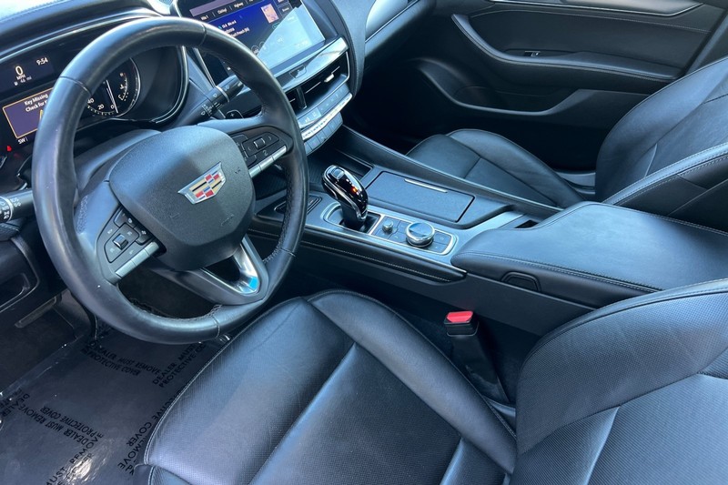 Cadillac CT5 Vehicle Full-screen Gallery Image 10