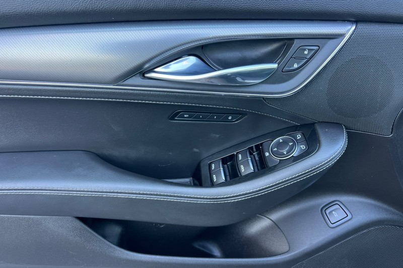 Cadillac CT5 Vehicle Full-screen Gallery Image 11