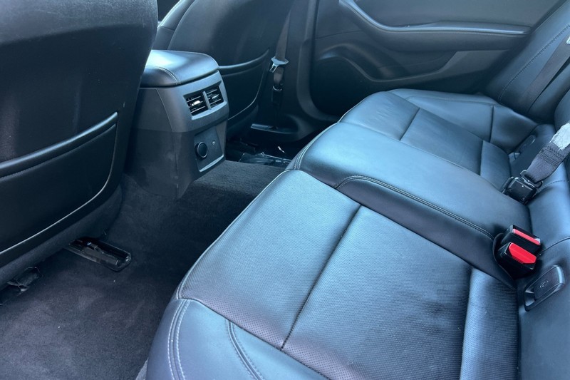 Cadillac CT5 Vehicle Full-screen Gallery Image 12