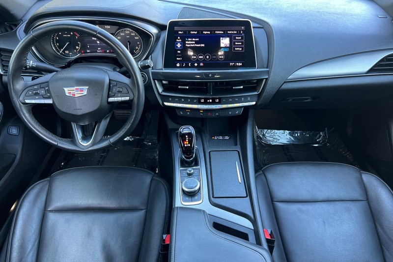 Cadillac CT5 Vehicle Full-screen Gallery Image 13