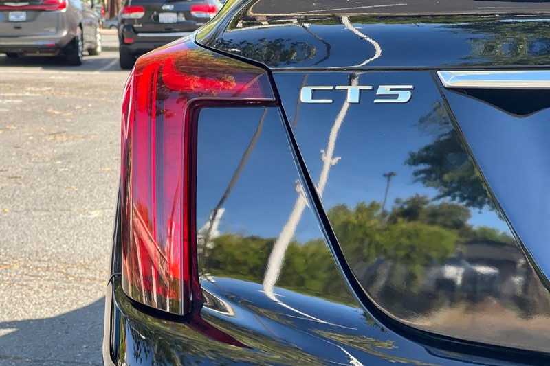 Cadillac CT5 Vehicle Full-screen Gallery Image 26