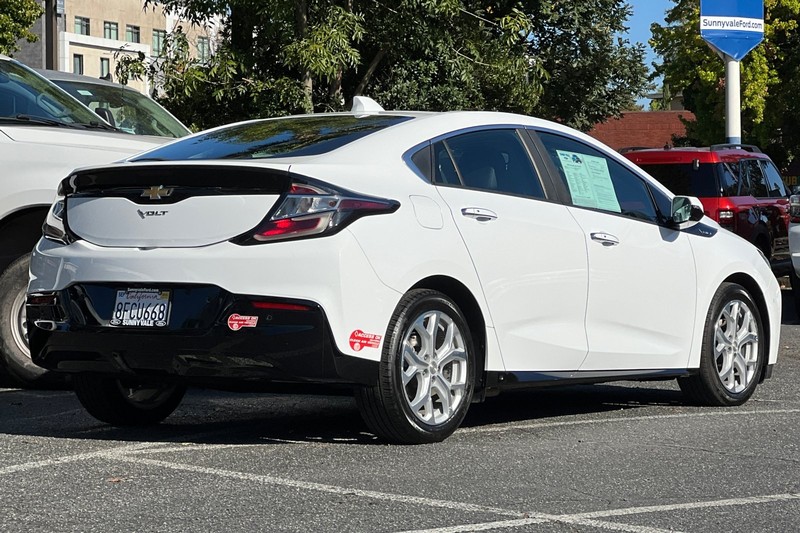 Chevrolet Volt Vehicle Full-screen Gallery Image 04