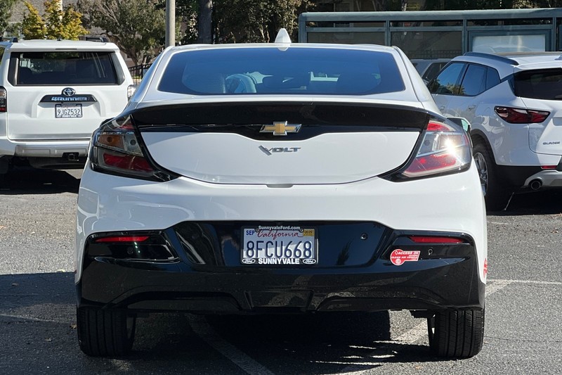 Chevrolet Volt Vehicle Full-screen Gallery Image 05