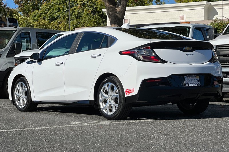 Chevrolet Volt Vehicle Full-screen Gallery Image 06