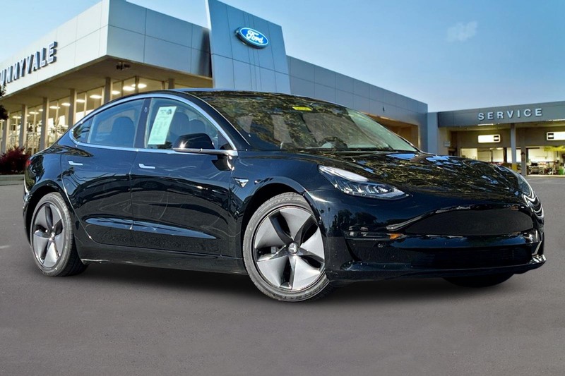 Tesla Model 3 Vehicle Full-screen Gallery Image 02