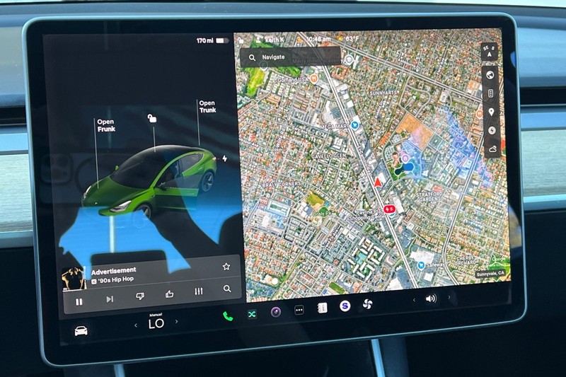 Tesla Model 3 Vehicle Full-screen Gallery Image 18