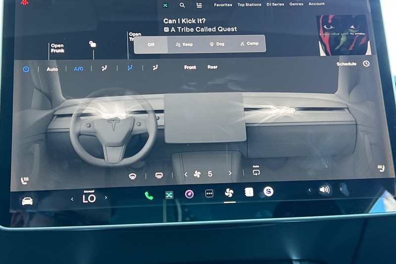 Tesla Model 3 Vehicle Full-screen Gallery Image 20