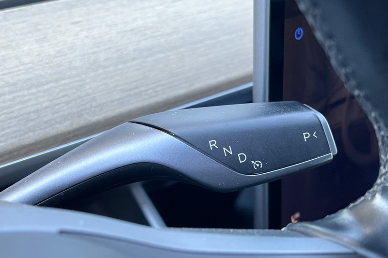 Tesla Model 3 Vehicle Full-screen Gallery Image 21