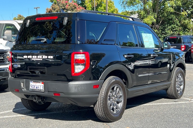 Ford Bronco Sport Vehicle Full-screen Gallery Image 04
