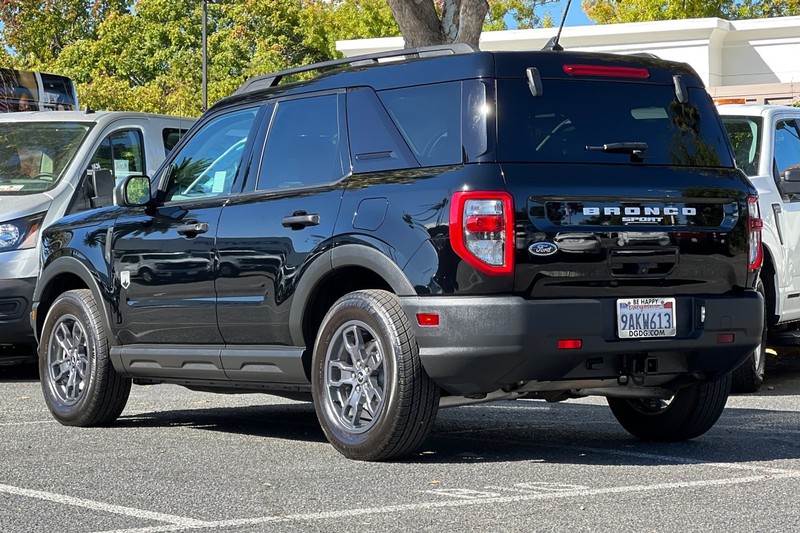 Ford Bronco Sport Vehicle Full-screen Gallery Image 06