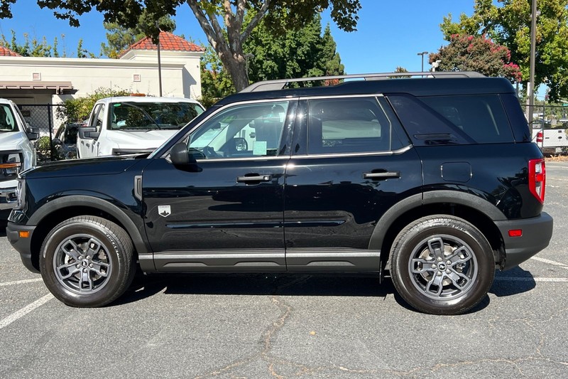 Ford Bronco Sport Vehicle Full-screen Gallery Image 08