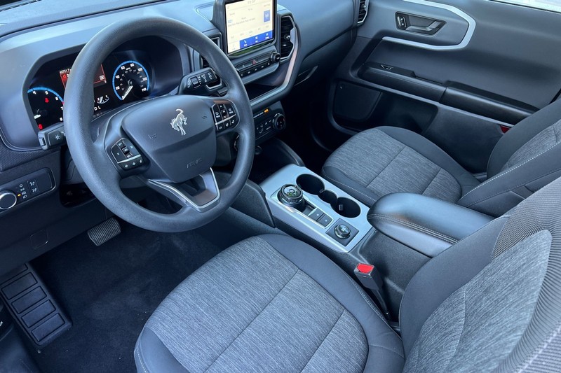 Ford Bronco Sport Vehicle Full-screen Gallery Image 11