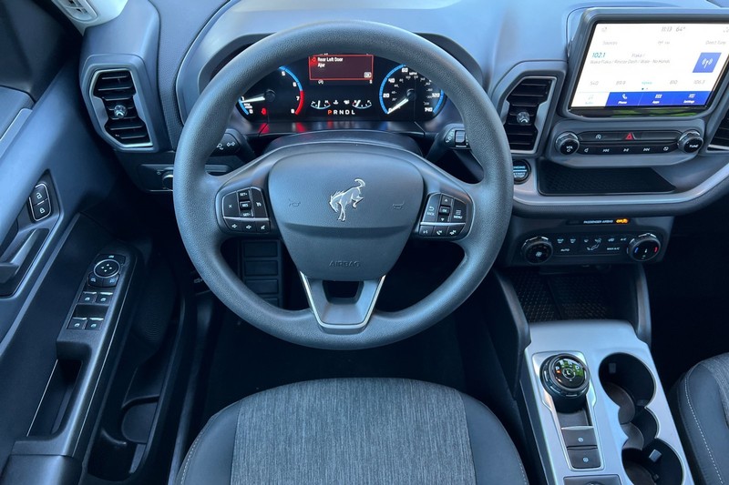 Ford Bronco Sport Vehicle Full-screen Gallery Image 15