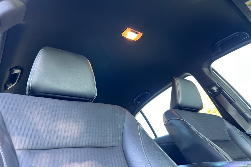 Honda Accord Sedan Vehicle Full-screen Gallery Image 16