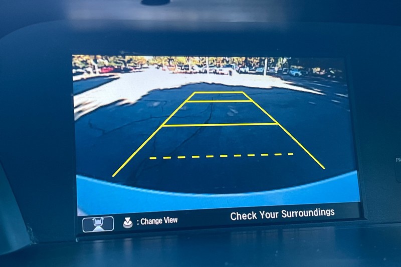 Honda Accord Sedan Vehicle Full-screen Gallery Image 18