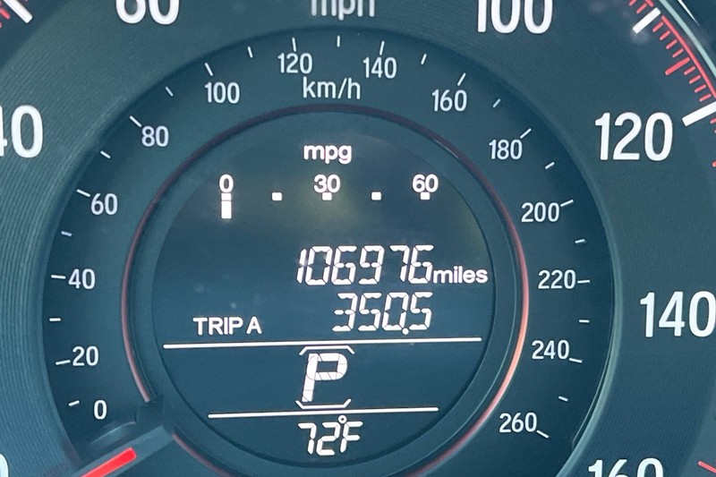 Honda Accord Sedan Vehicle Full-screen Gallery Image 23