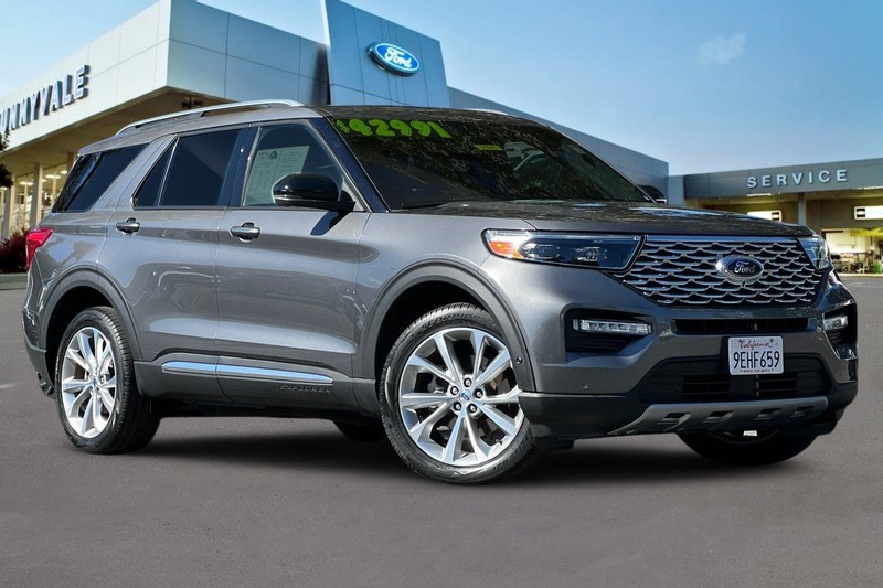 Ford Explorer Vehicle Full-screen Gallery Image 02