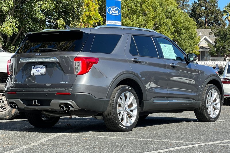 Ford Explorer Vehicle Full-screen Gallery Image 04