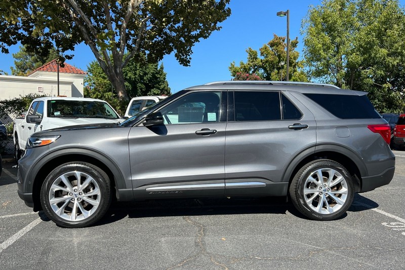 Ford Explorer Vehicle Full-screen Gallery Image 07