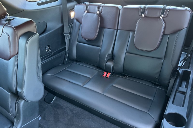 Ford Explorer Vehicle Full-screen Gallery Image 15