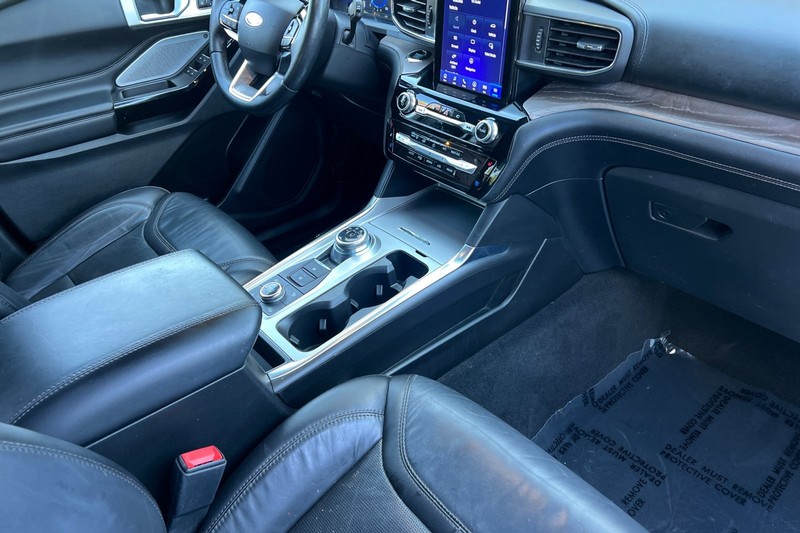 Ford Explorer Vehicle Full-screen Gallery Image 17